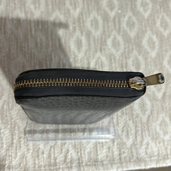 Henri Bendel Grey Croc Embossed Leather Zip Around Wallet - Picture 5 of 16